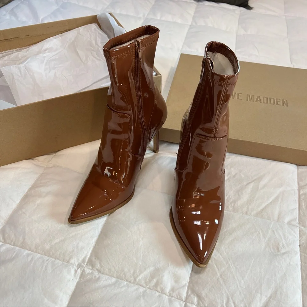 Steve Madden Elwyn Bootie - Picture 2 of 7